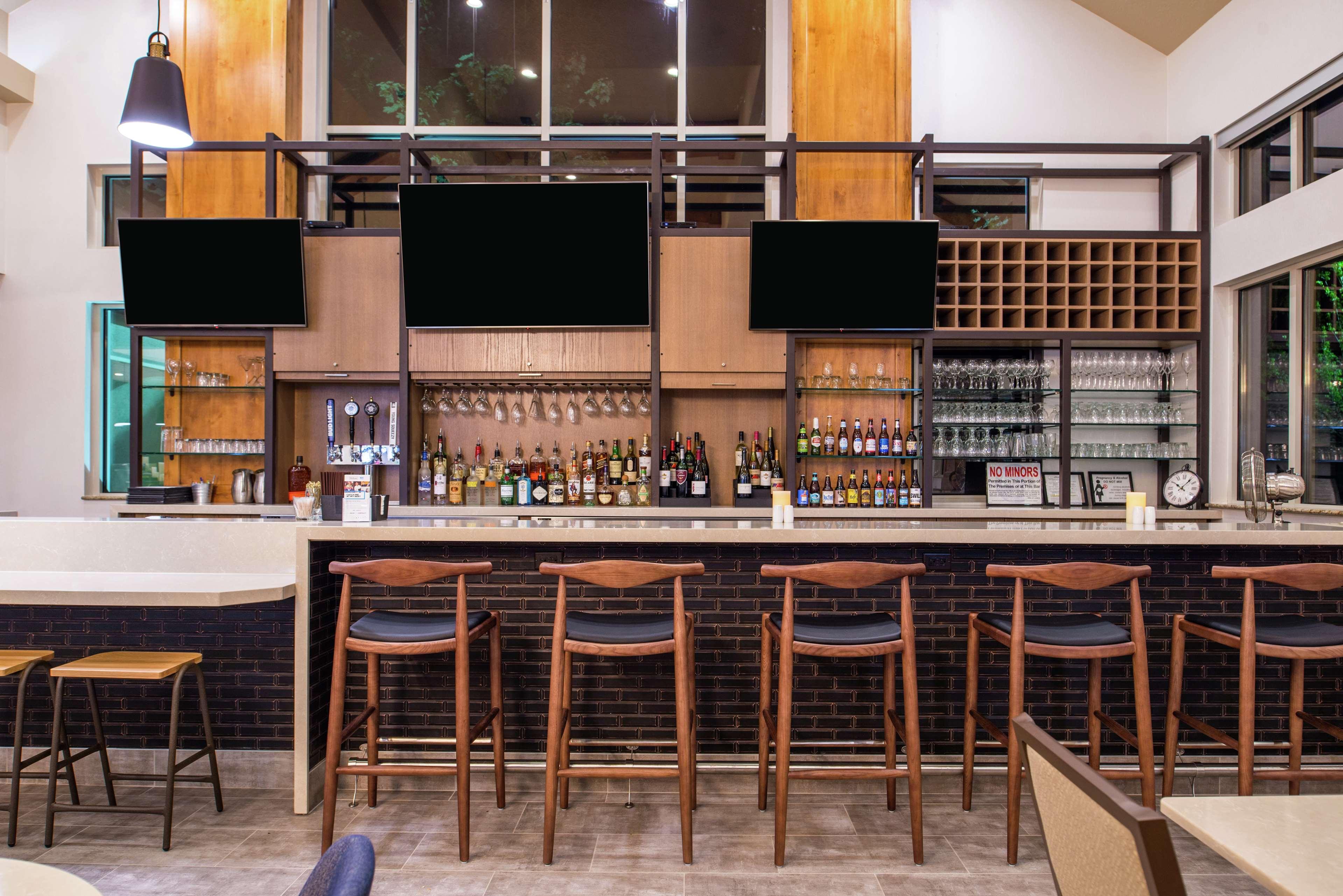 Hilton Garden Inn Bend Bagian luar foto