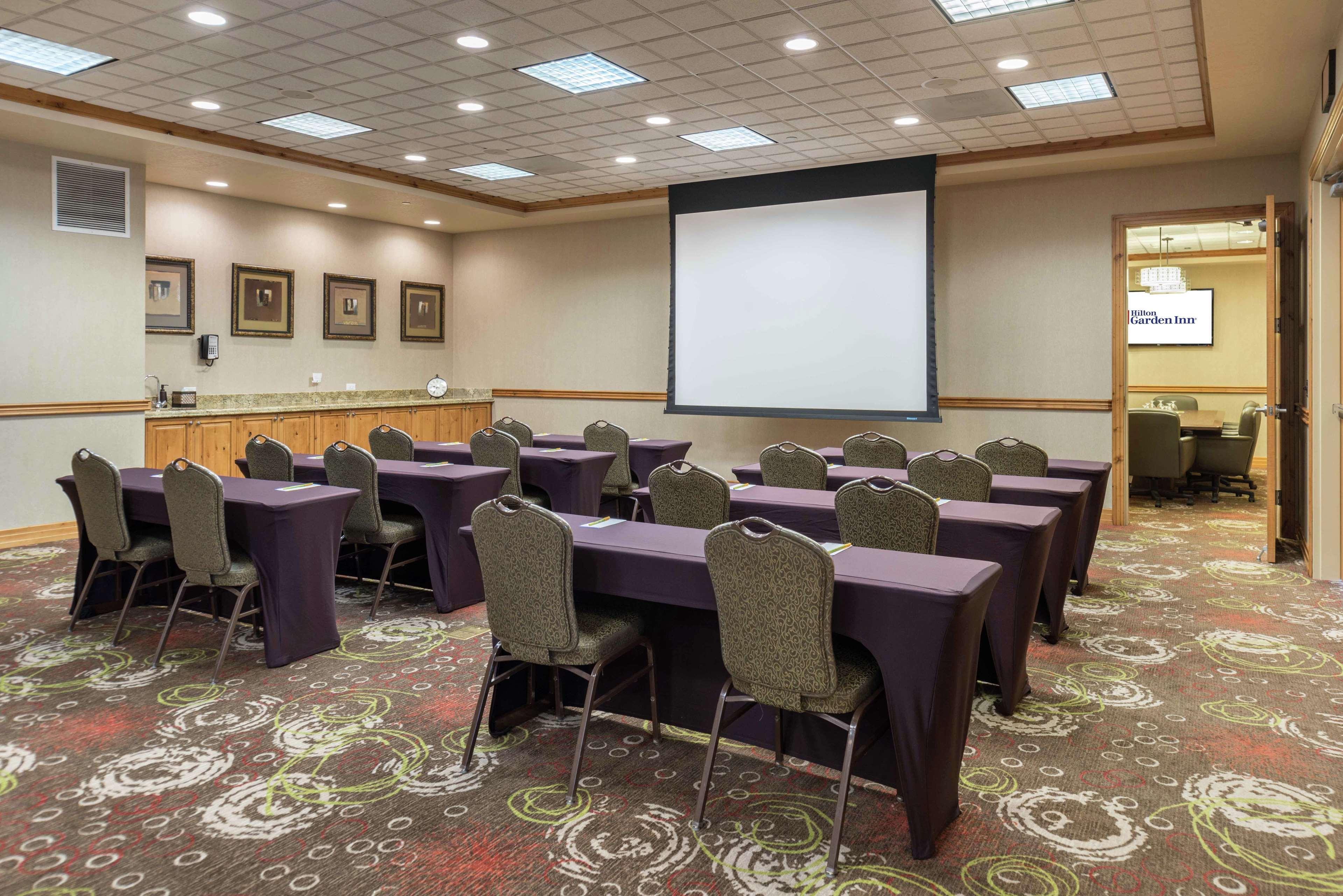Hilton Garden Inn Bend Bagian luar foto